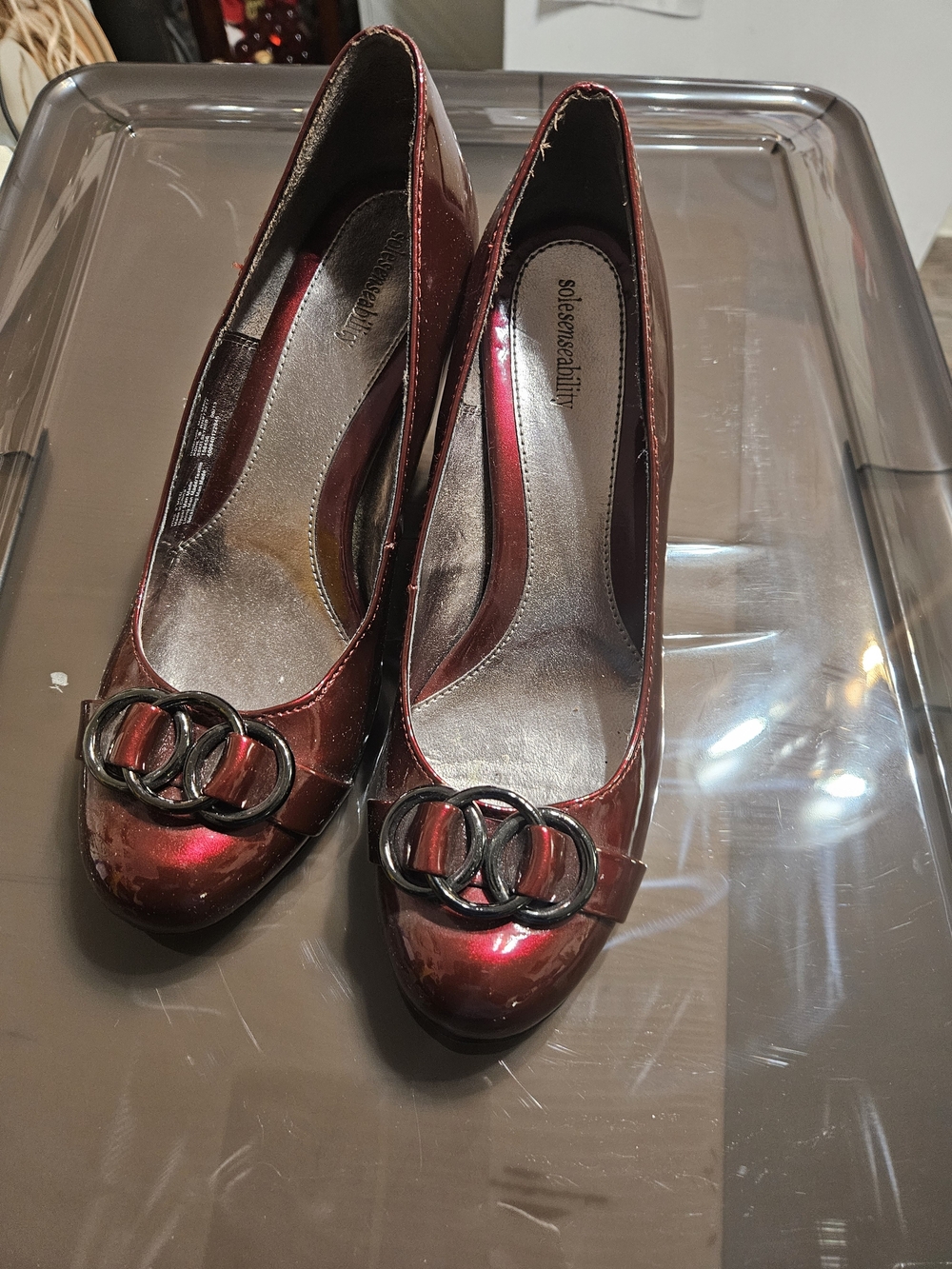 Women's Metallic Burgundy Round-Toe Pumps